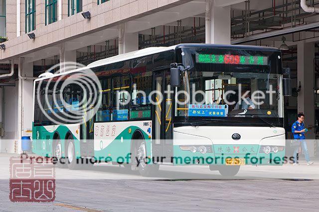 珠江口西岸的新三轴巴士